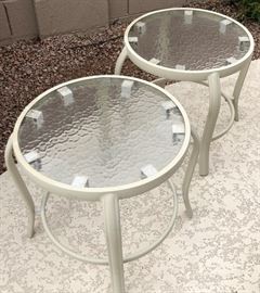 2 Side Tables