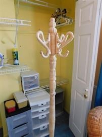 Wicker clothes tree