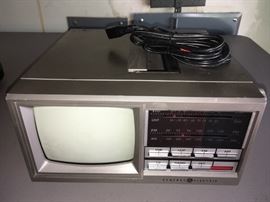 GE Mini TV/Radio