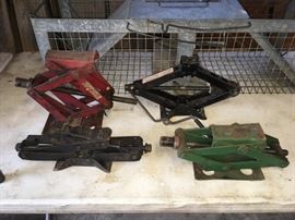 4 Scissor Jacks