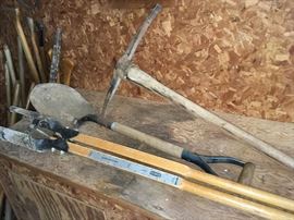 HD Post Hole Diggers - Pick - Shovel