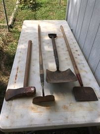Splitting Maul - Shovel - Scraper - Hoe