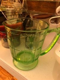 RARE Vintage Depression Green Glass 4 cup/32 oz. measuring pitcher