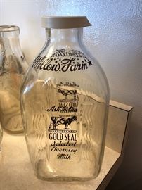 vintage Willow Farm Gold Seal milk bottle