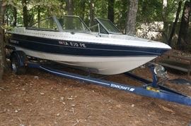 STARCRAFT 17' Bowrider Inboard/Outboard with Mercruiser engine.  1992 Model