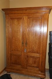 German SHRANK / Armoire