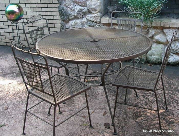 Outdoor Metal Table with 4 chairs