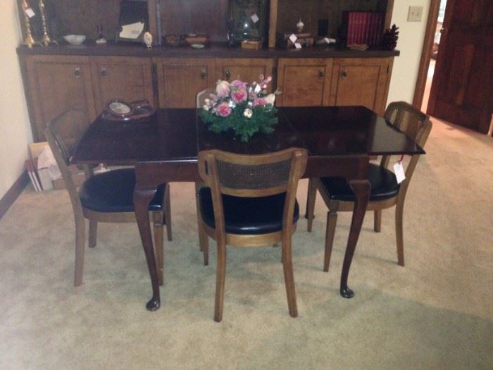 Extender  table 4 chairs