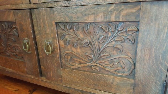 more detail of china cabinet