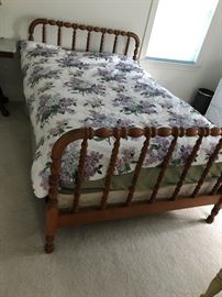 Antique Spindle Bed (Bedding NOT included) $ 190.00