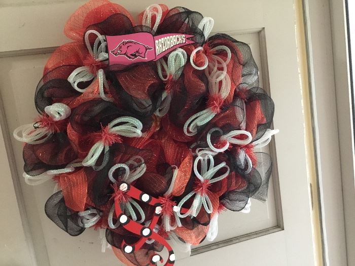 Razorback wreath