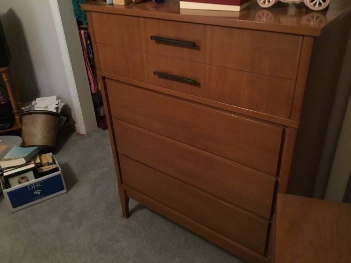 Mid century modern chest - matches dresser and night stand