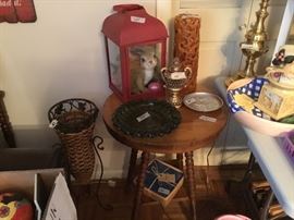 Round table and more in LR