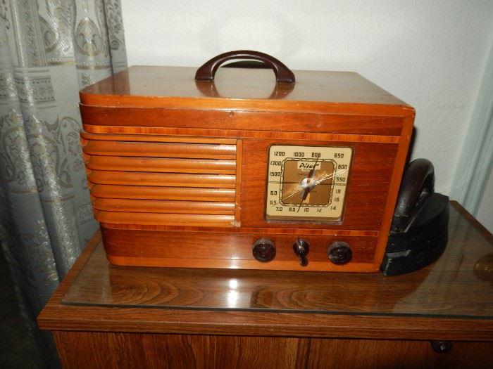 Antique Pilot radio