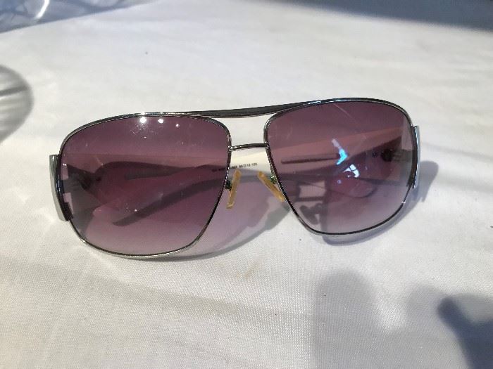 GUESS SUNGLASSES