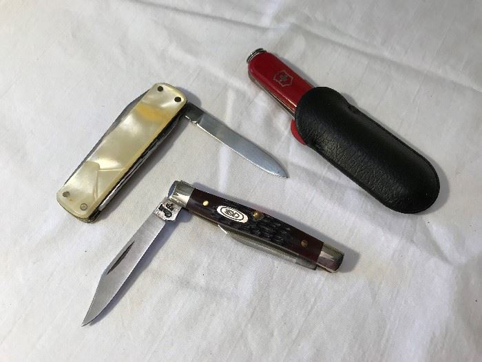 POCKET KNIVES