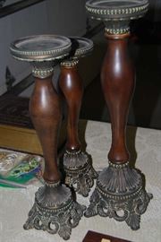 SET OF WOOD AND METAL CANDLE STICKS