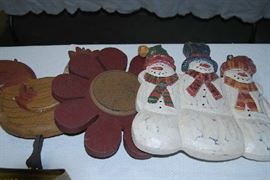 Wood Seasonal Décor with Hanger