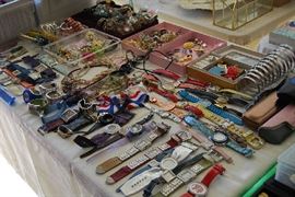 WOMENS COSTUME JEWELRY