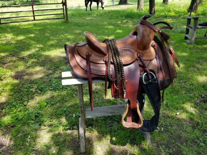 Youth saddle, bridle and blanket 