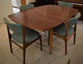 1960s MidCentury Danish Rosewood Dining Room Table and 6 Chairs  Designed by William Watting Made by J. C. Ausen for Brande Mobelingustri Denmark
