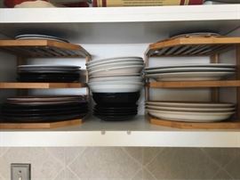 KFL035 Plates, Bowls and Wood Organizers