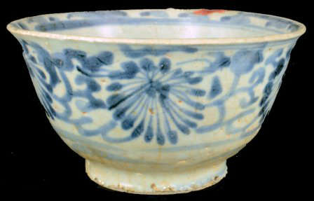 Chinese Blue & White Chrysanthemum Bowl, AD c. 1700