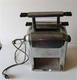 Antique 1940's Delta 300 Pop-Down Sandwich Toaster