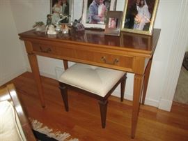 Extensole Table opens to 76" with 3 leaves