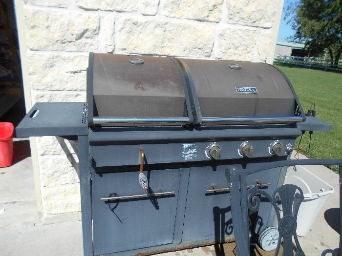 Combo charcoal & propane grill