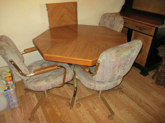 DINING TABLE W/3 CHAIRS & 1 LEAF