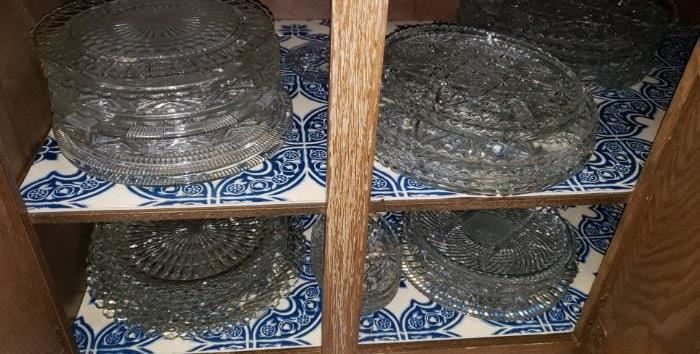 GLASS PLATTERS/CAKE STANDS