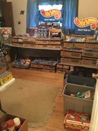1,000’s of HOT WHEELS & MATCHBOX CARS