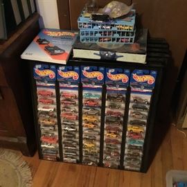 7 HOT WHEELS DISPLAYS