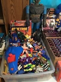 SUPER HERO FIGURINES