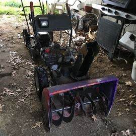 SNOW BLOWER