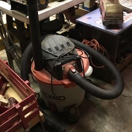 SHOP VAC