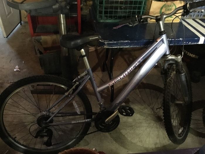 SCHWINN BIKE