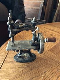 1905-1908 Foley and Williams Reliable Toy Sewing Machine