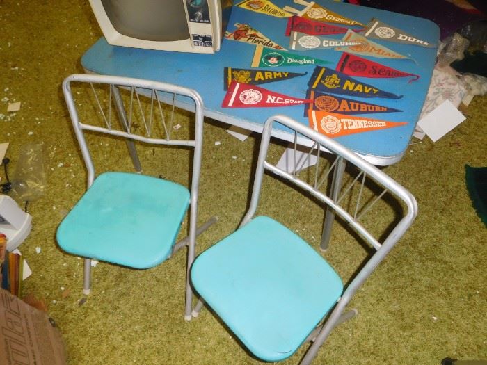 Vintage kid's table & chairs aluminum frames