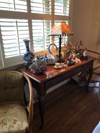 Vintage Basset Gallery Collection table/sofa table