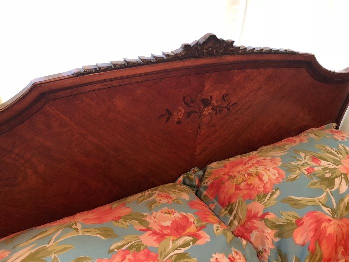 Full size Antique bed