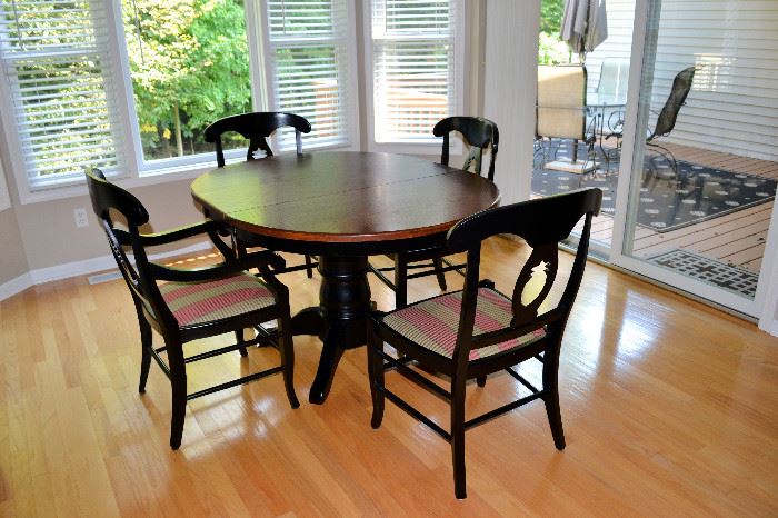 Excellent table with one leaf, and four chairs