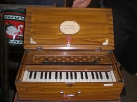 very nice box organ