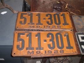 a pair of 1928 Missouri license plates