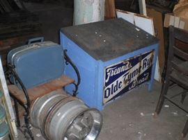 Freunds' slant top Olde Tyme Rye Bread bin