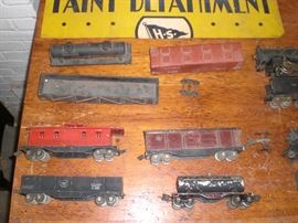 Lionel train pieces