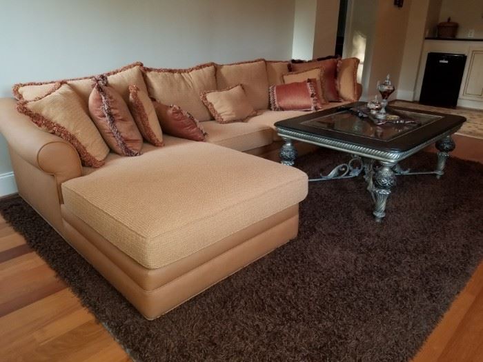 Stunning Leather / Upholstered combo sofa!  Like new condition!