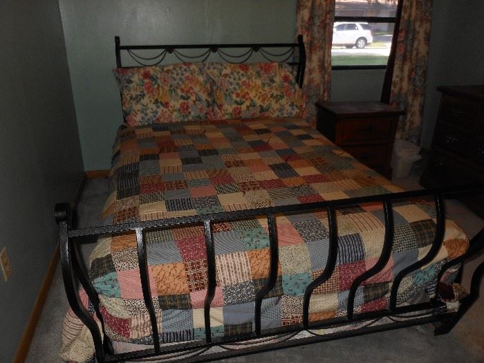 Bed iron mattress comforter 125