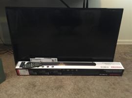 Flat Screen TV w Soundbar 42"